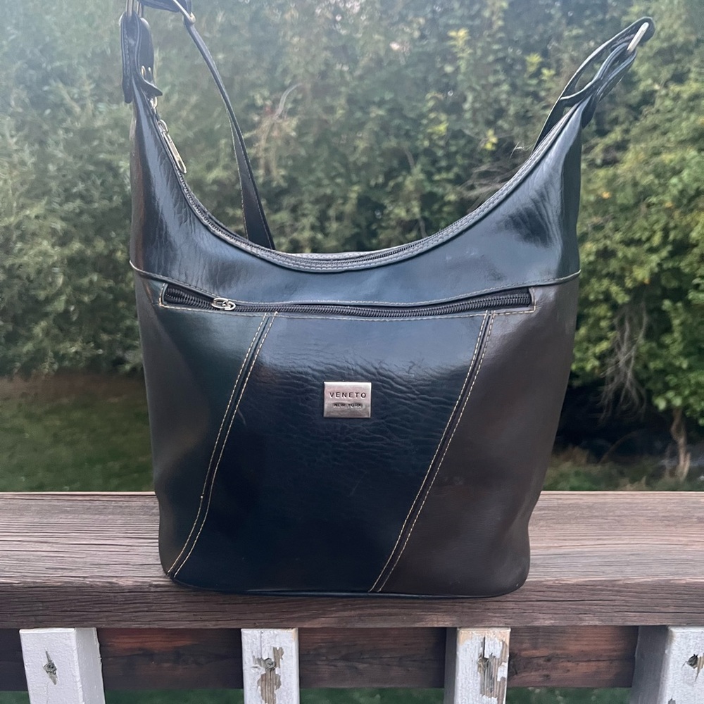 Veneto New York leather shoulder bag